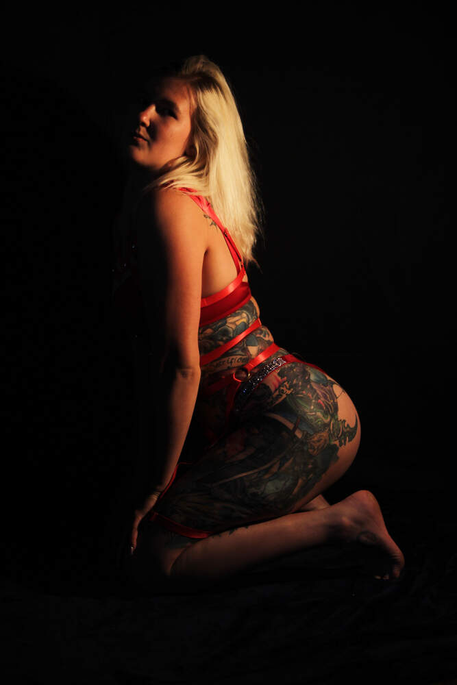 Red color palette photo set