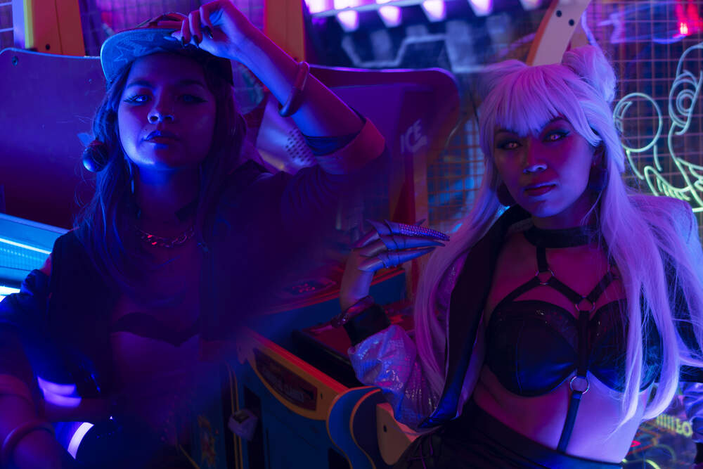 League KDA duo cosplay photo set