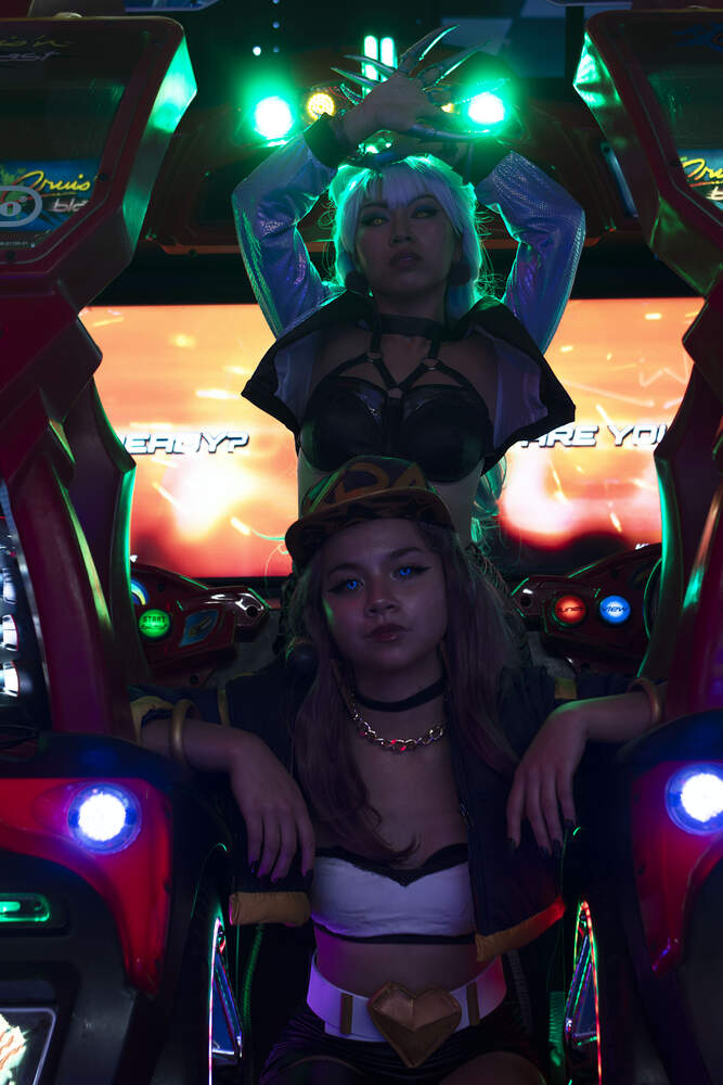 League KDA duo cosplay photo set