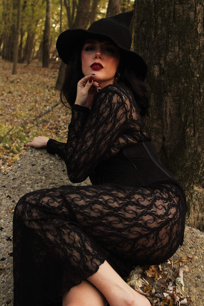 Season of the Witch boudoir photo set