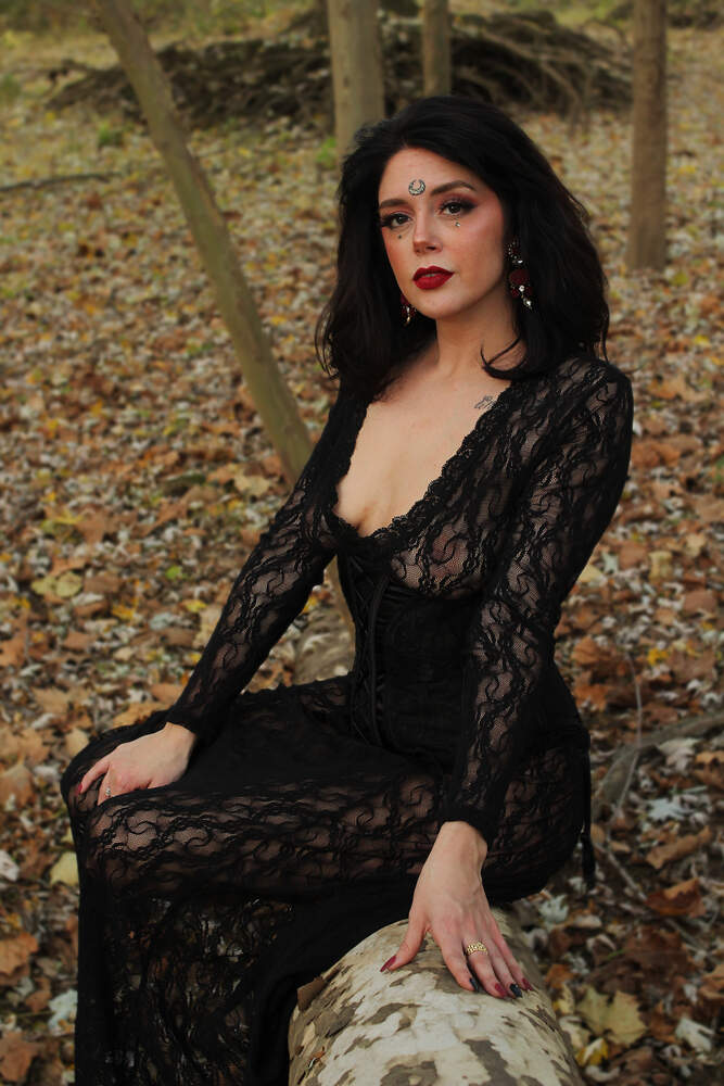 Season of the Witch boudoir photo set