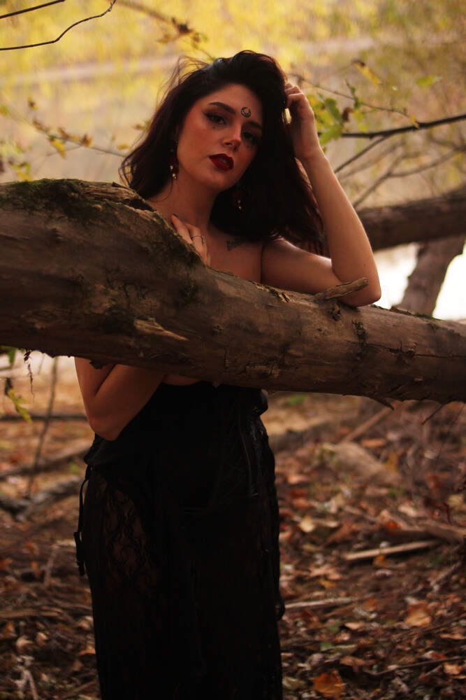 Season of the Witch boudoir photo set