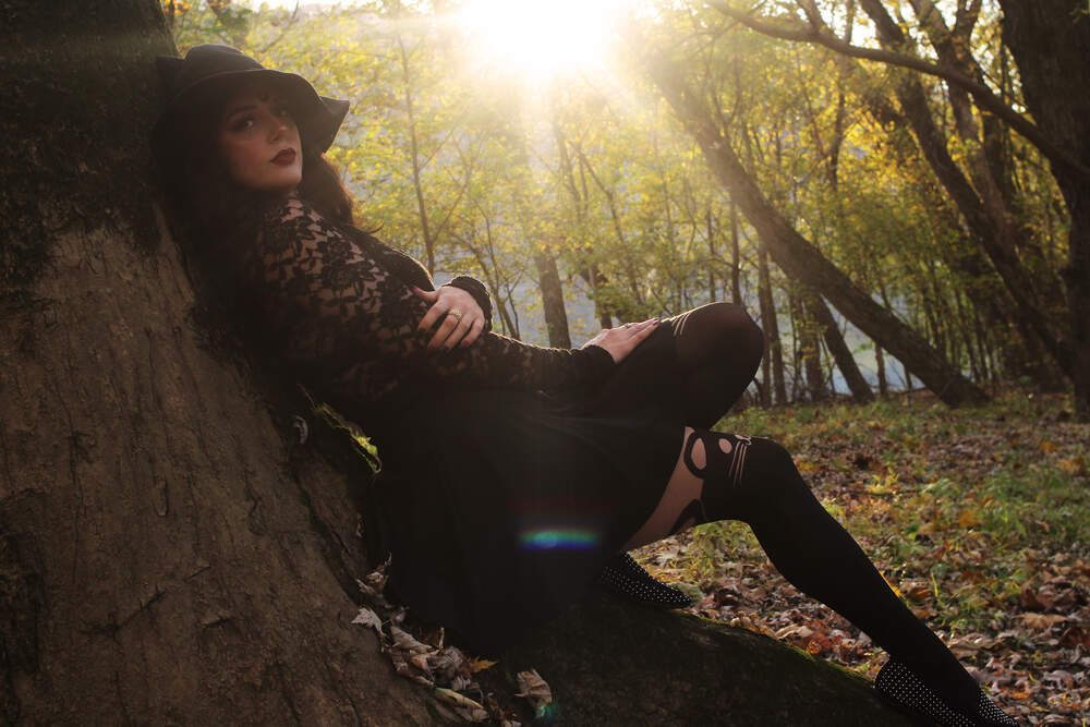 Season of the Witch boudoir photo set