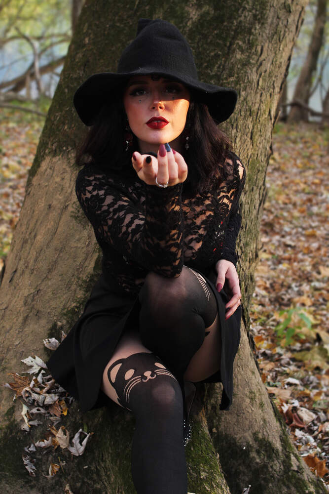 Season of the Witch boudoir photo set