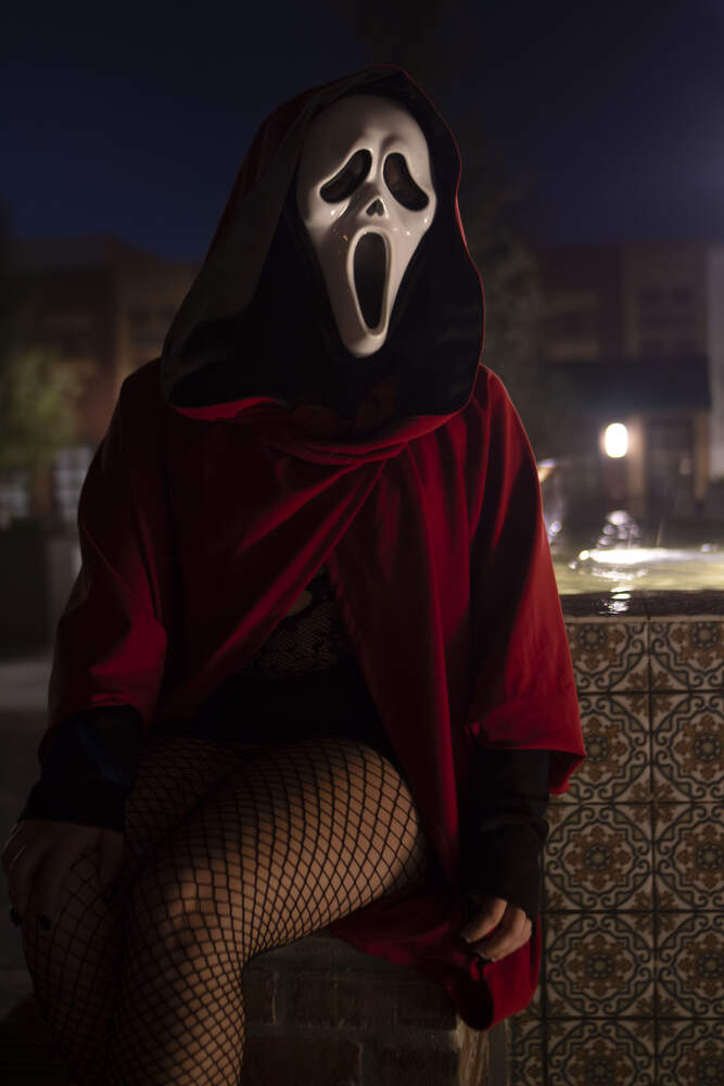 Sexy Ghostface boudoir cosplay photo set