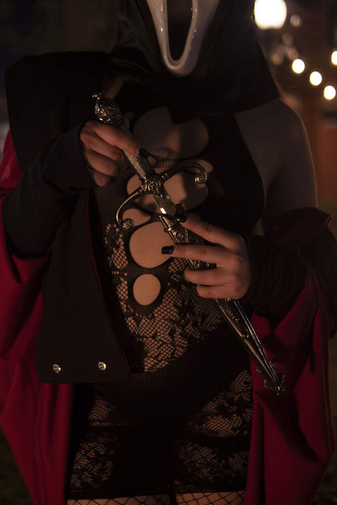 Sexy Ghostface boudoir cosplay photo set