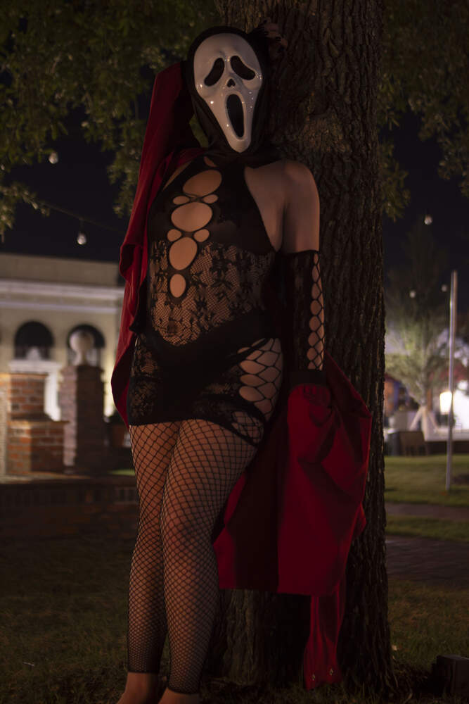 Sexy Ghostface boudoir cosplay photo set